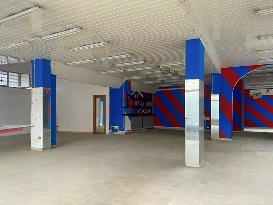 Immagine 5 di Negozio in affitto  a Palermo