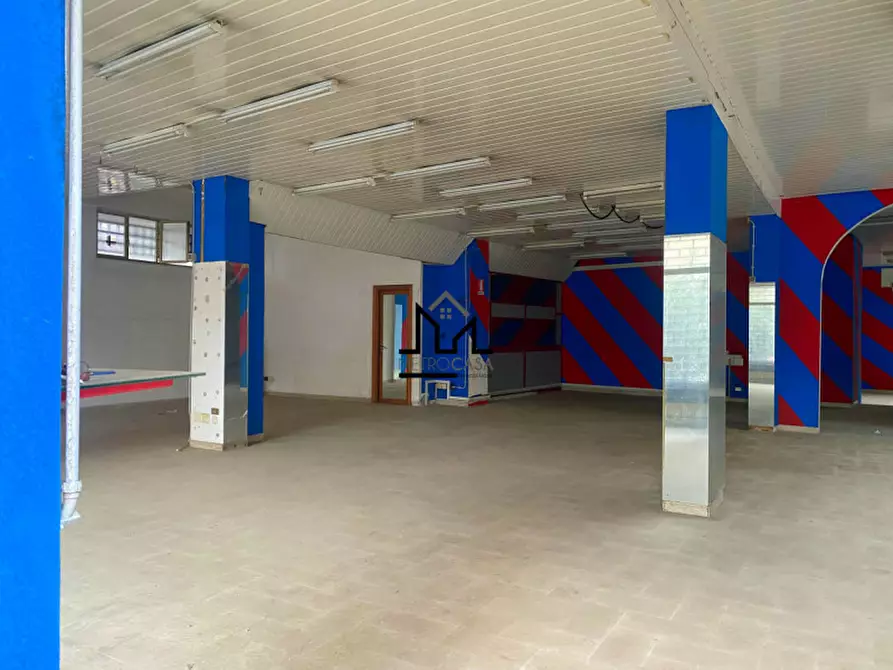 Immagine 7 di Negozio in affitto  a Palermo