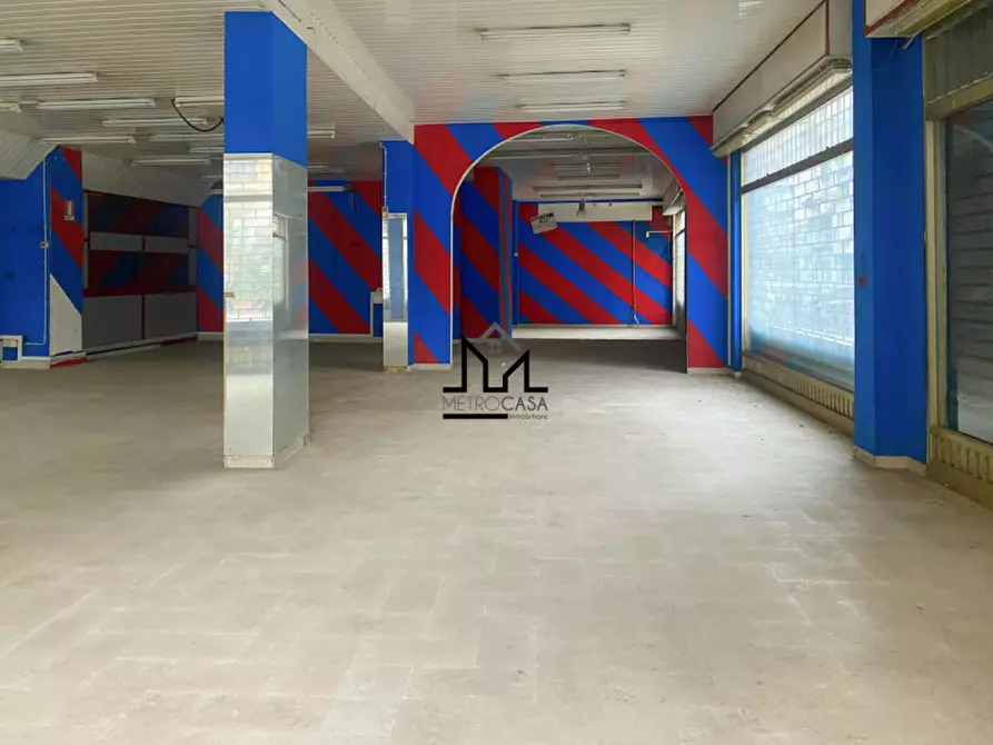 Immagine 8 di Negozio in affitto  a Palermo