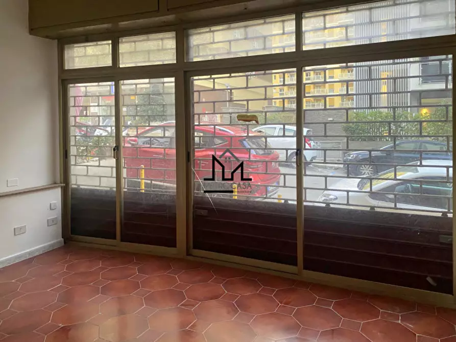 Immagine 16 di Negozio in affitto  a Palermo