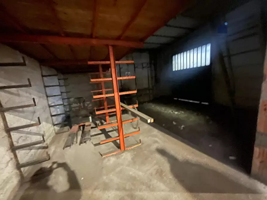 Immagine 14 di Laboratorio in affitto  a Calcinato