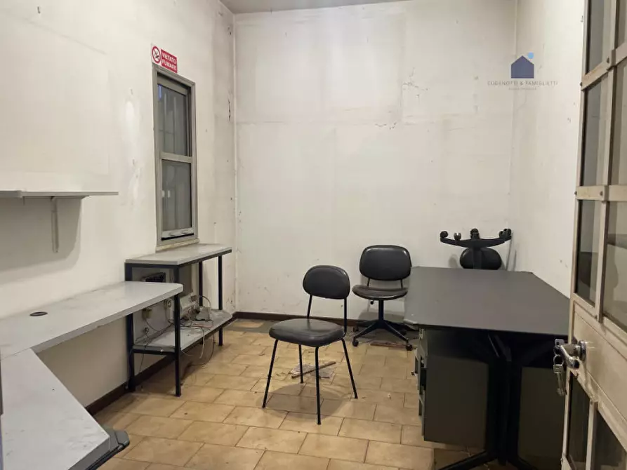 Immagine 19 di Laboratorio in affitto  a Calcinato
