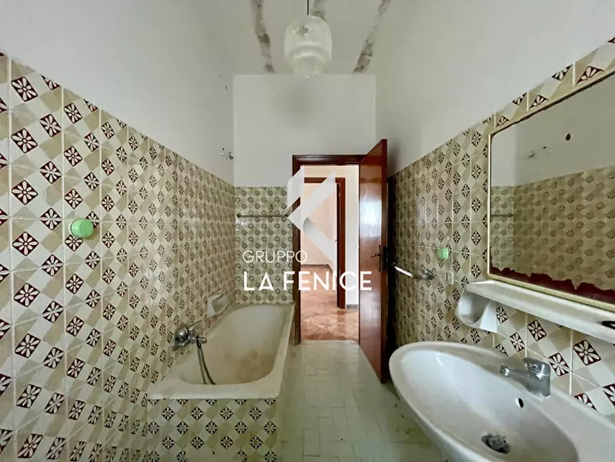 Immagine 43 di Appartamento in vendita  in Via Carlo III di Borbone a Locorotondo