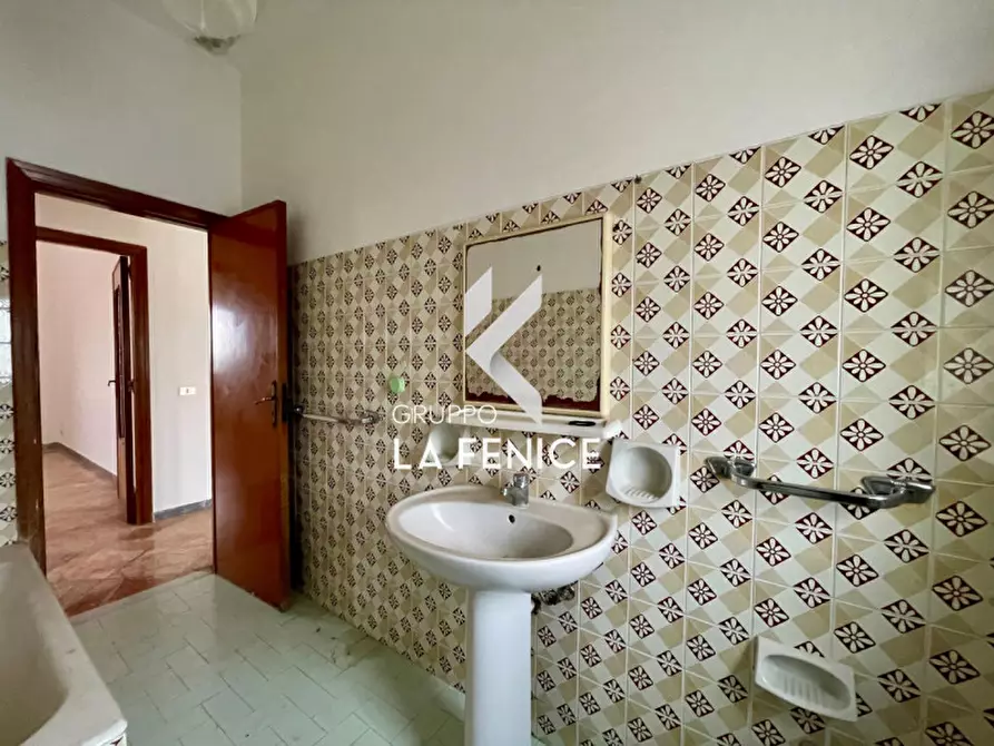 Immagine 44 di Appartamento in vendita  in Via Carlo III di Borbone a Locorotondo