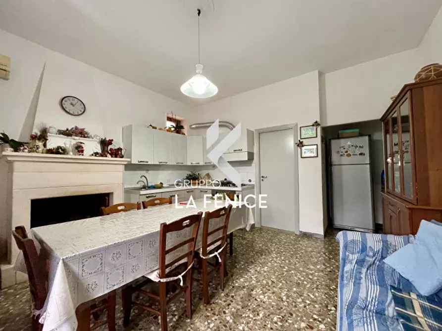 Immagine 47 di Appartamento in vendita  in Via Carlo III di Borbone a Locorotondo