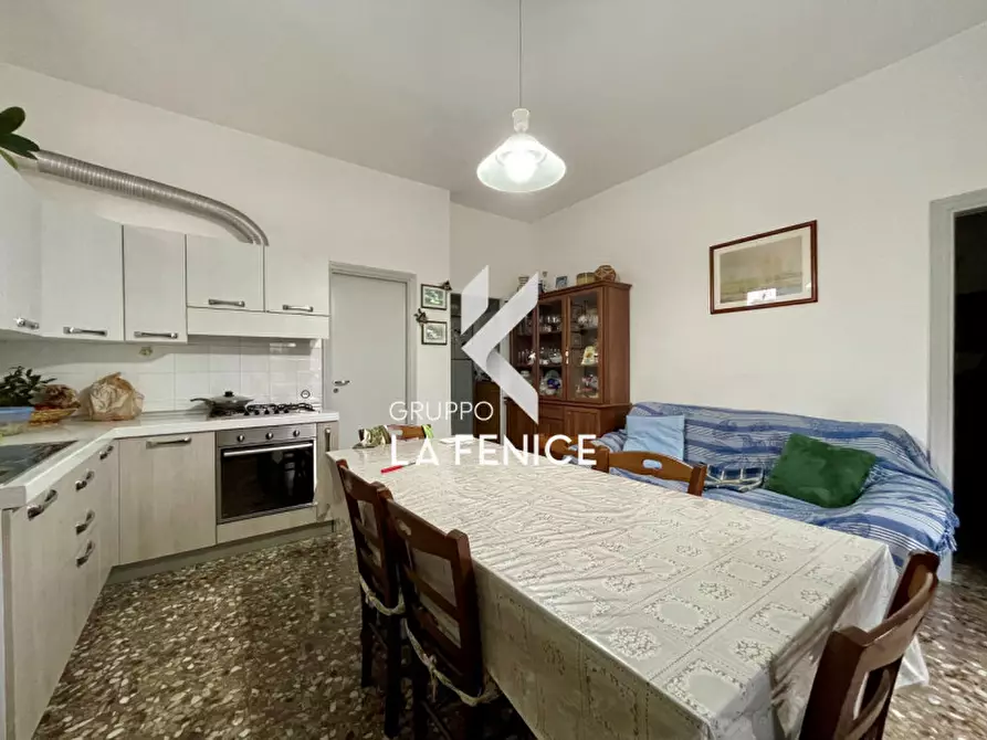 Immagine 48 di Appartamento in vendita  in Via Carlo III di Borbone a Locorotondo