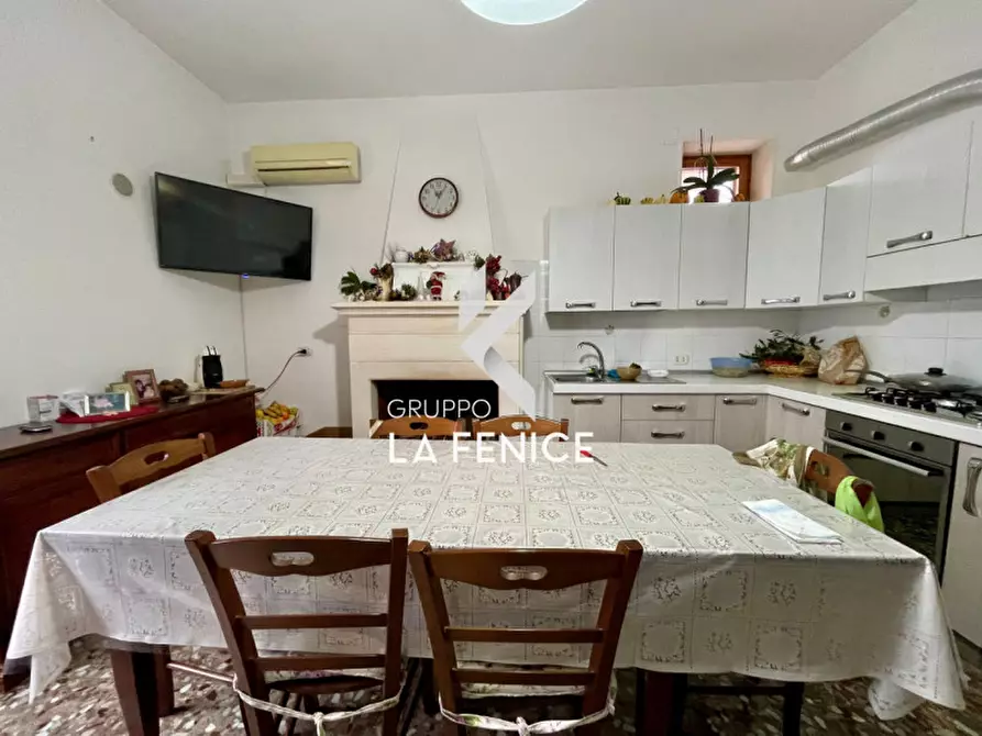 Immagine 49 di Appartamento in vendita  in Via Carlo III di Borbone a Locorotondo