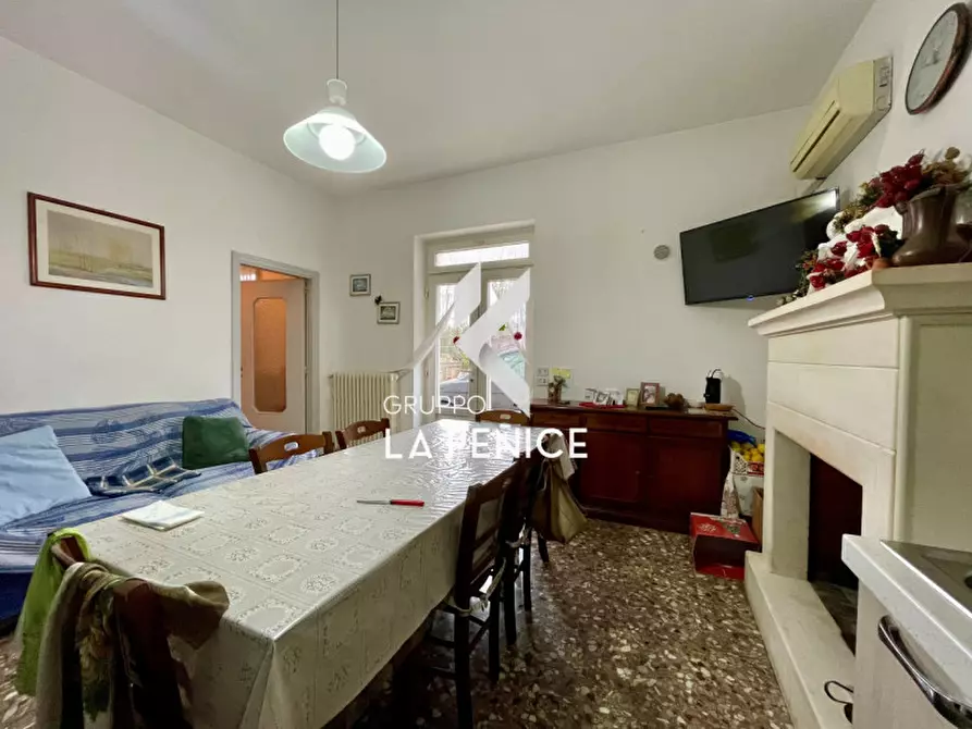 Immagine 50 di Appartamento in vendita  in Via Carlo III di Borbone a Locorotondo