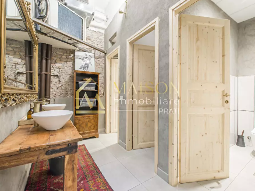 Immagine 15 di Negozio in vendita  in Borgo Vittorio a Roma