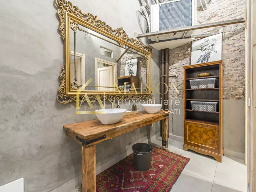 Immagine 15 di Negozio in vendita  in Borgo Vittorio a Roma