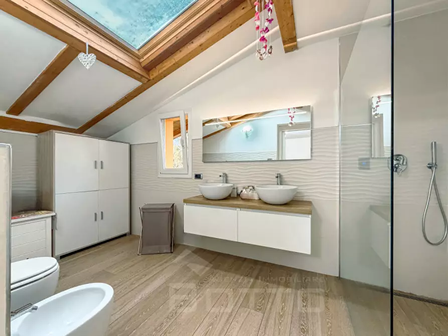 Immagine 35 di Villa in vendita  in via cirla 22 a Gravellona Toce