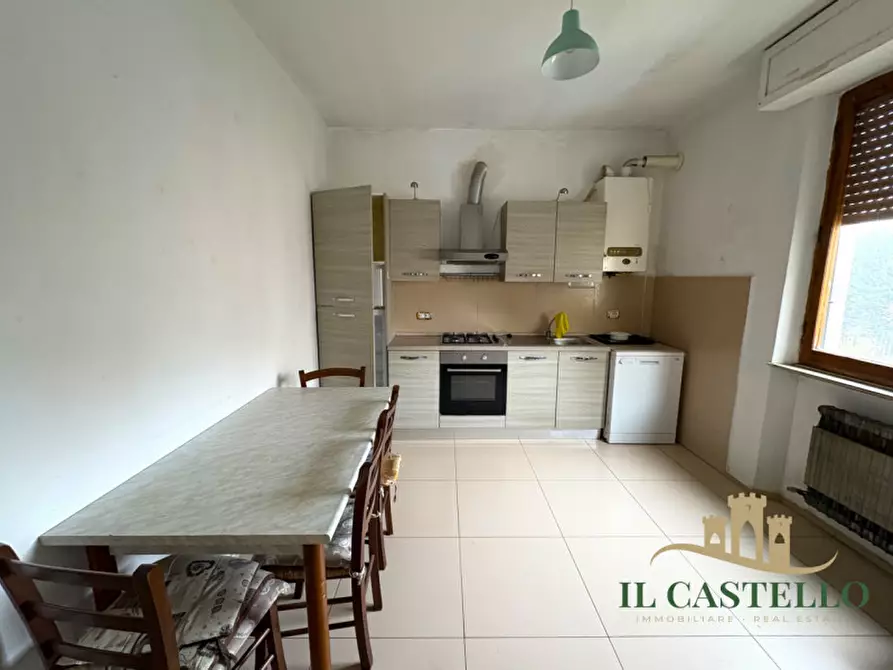 Immagine 4 di Appartamento in vendita  in Via t.c. Fioretti a Castiglione Del Lago