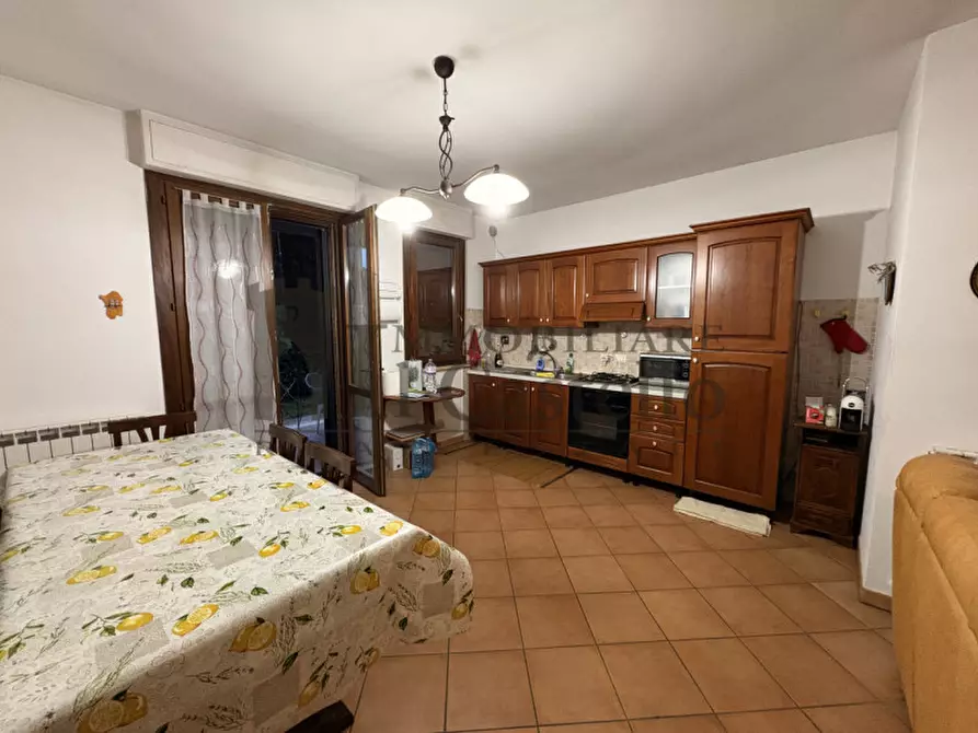 Immagine 4 di Casa quadrifamiliare in vendita  in Via Goffredo Mameli a Castiglione Del Lago