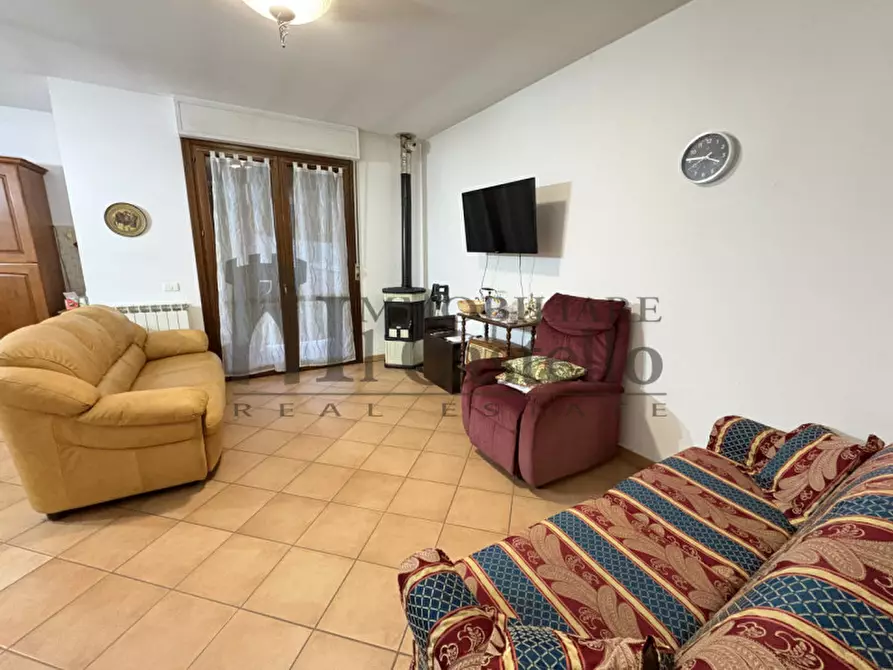 Immagine 5 di Casa quadrifamiliare in vendita  in Via Goffredo Mameli a Castiglione Del Lago