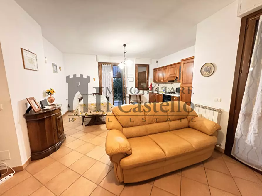 Immagine 6 di Casa quadrifamiliare in vendita  in Via Goffredo Mameli a Castiglione Del Lago