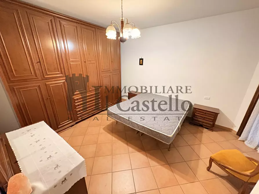 Immagine 9 di Casa quadrifamiliare in vendita  in Via Goffredo Mameli a Castiglione Del Lago