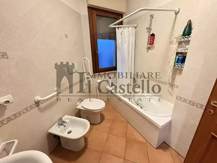 Immagine 11 di Casa quadrifamiliare in vendita  in Via Goffredo Mameli a Castiglione Del Lago