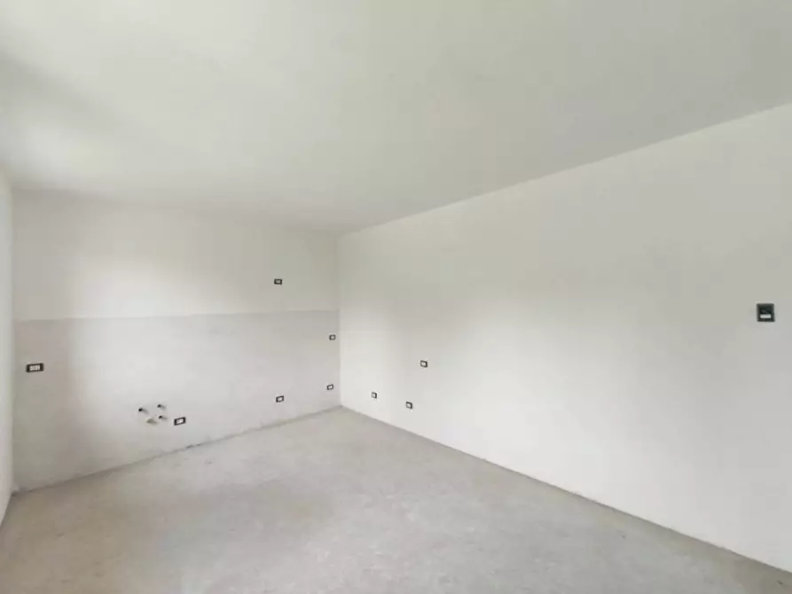 Immagine 11 di Villa in vendita  in Via Regia Antica a Lonato del Garda