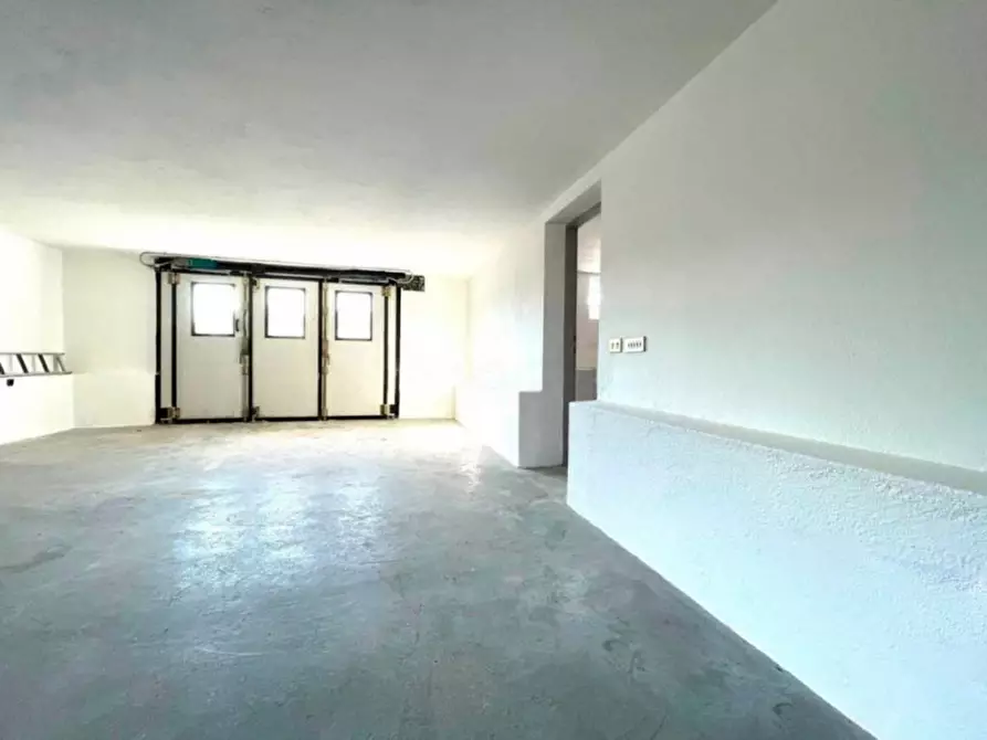 Immagine 15 di Villa in vendita  in Via Regia Antica a Lonato del Garda