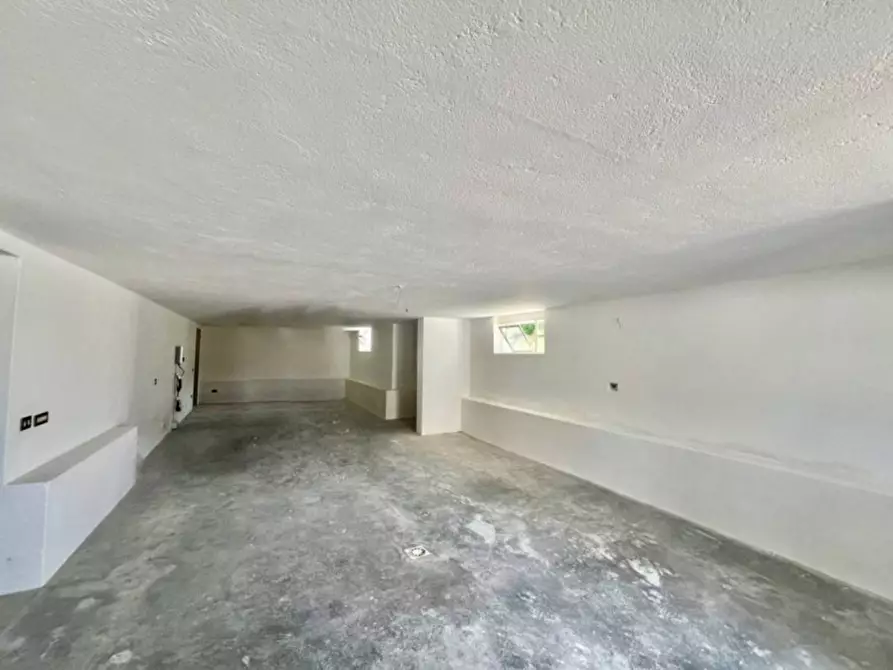 Immagine 17 di Villa in vendita  in Via Regia Antica a Lonato del Garda