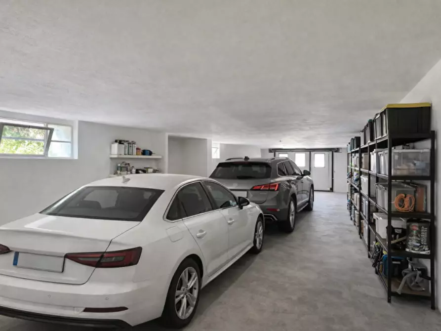 Immagine 23 di Villa in vendita  in Via Regia Antica a Lonato del Garda