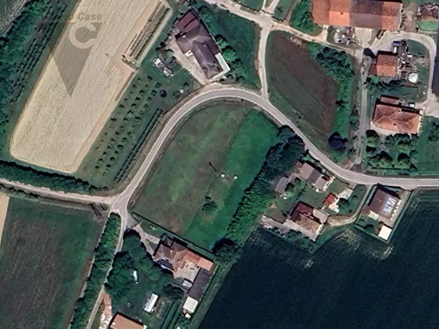 Immagine 1 di Terreno in vendita  a Legnaro
