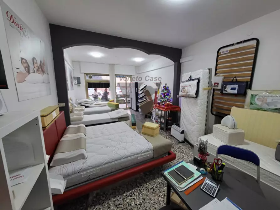 Immagine 3 di Negozio in affitto  a Pianiga