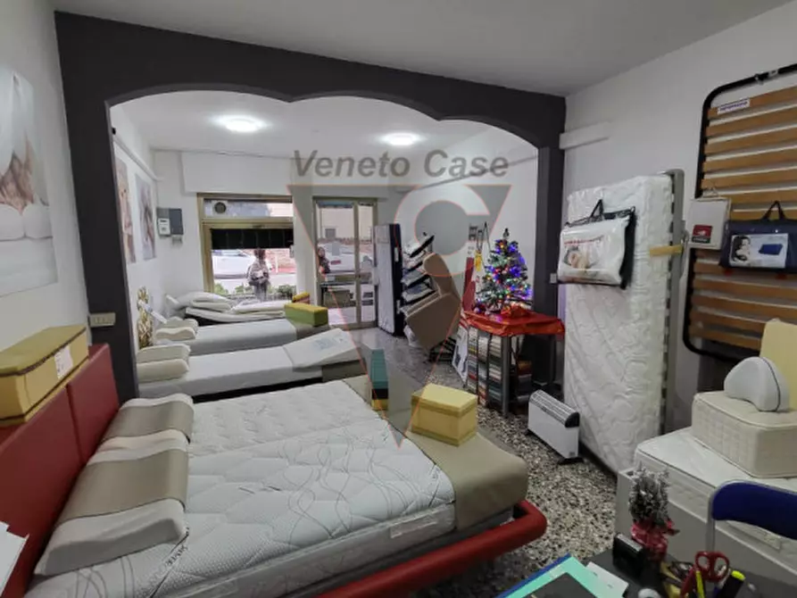 Immagine 4 di Negozio in affitto  a Pianiga