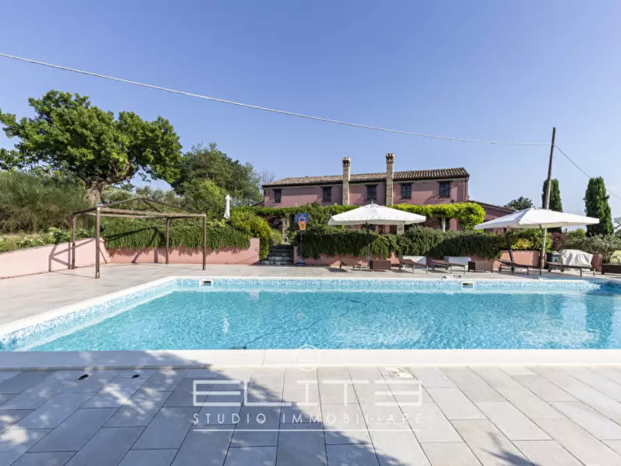 Immagine 3 di Villa in vendita  in via fabbrici e ville a Senigallia