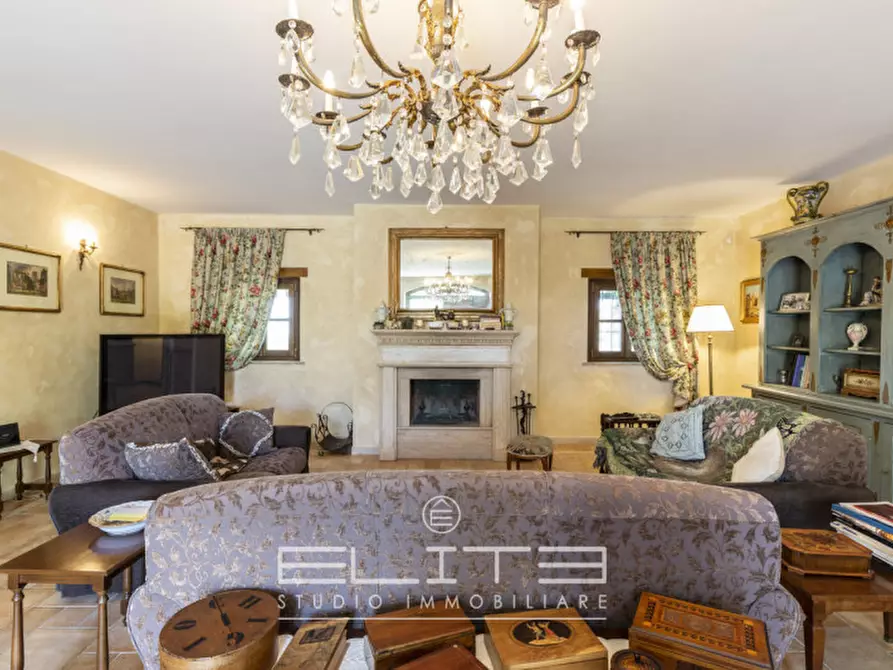 Immagine 6 di Villa in vendita  in via fabbrici e ville a Senigallia