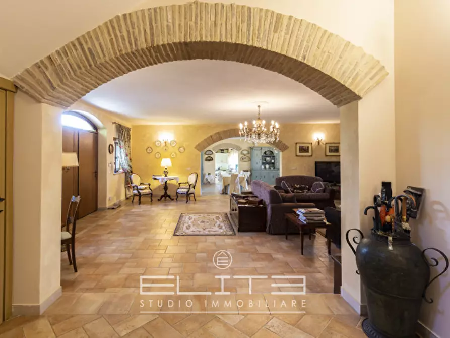 Immagine 11 di Villa in vendita  in via fabbrici e ville a Senigallia