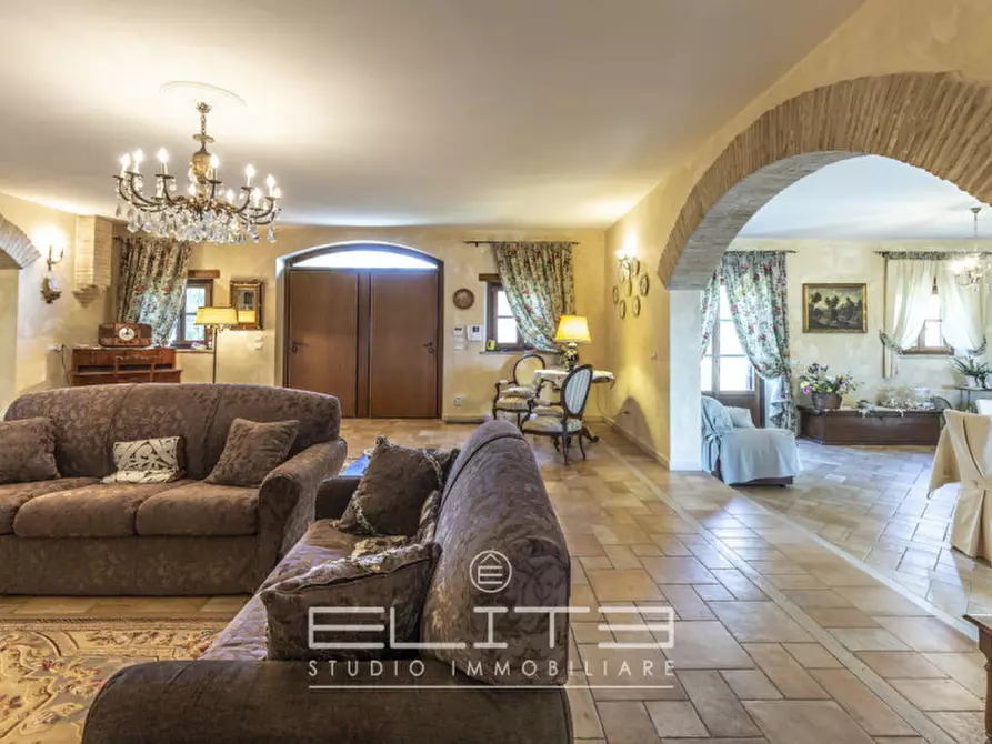 Immagine 16 di Villa in vendita  in via fabbrici e ville a Senigallia