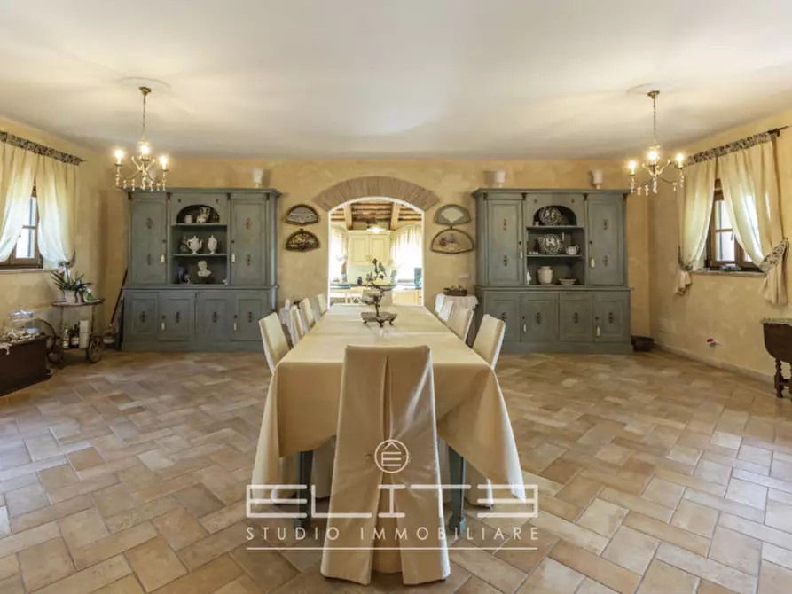 Immagine 17 di Villa in vendita  in via fabbrici e ville a Senigallia