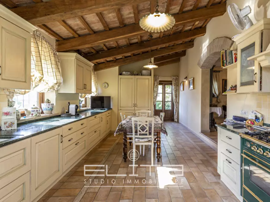 Immagine 21 di Villa in vendita  in via fabbrici e ville a Senigallia