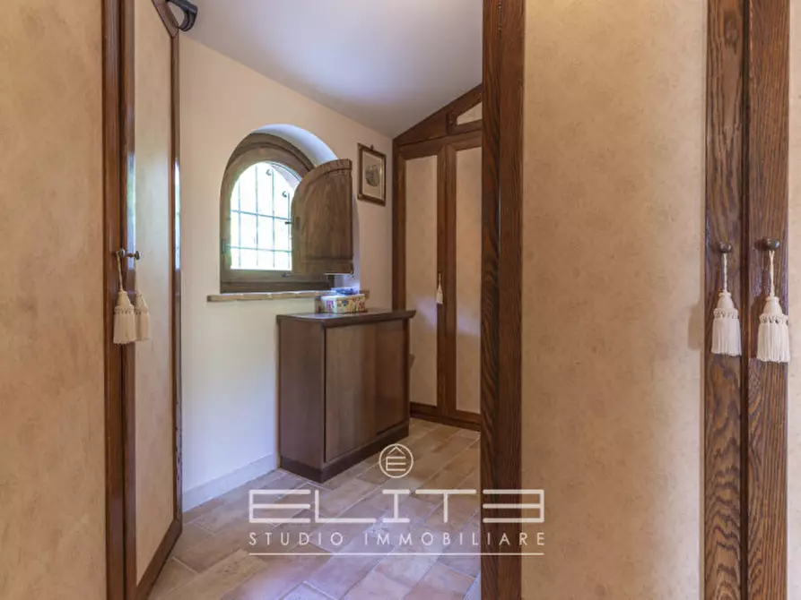 Immagine 27 di Villa in vendita  in via fabbrici e ville a Senigallia