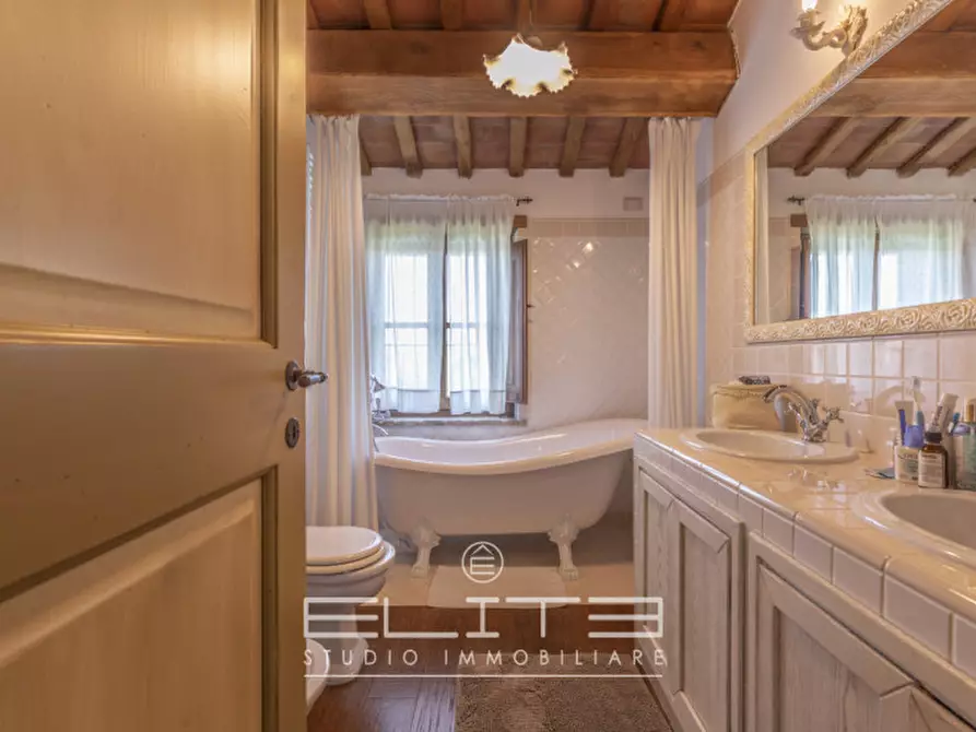 Immagine 35 di Villa in vendita  in via fabbrici e ville a Senigallia