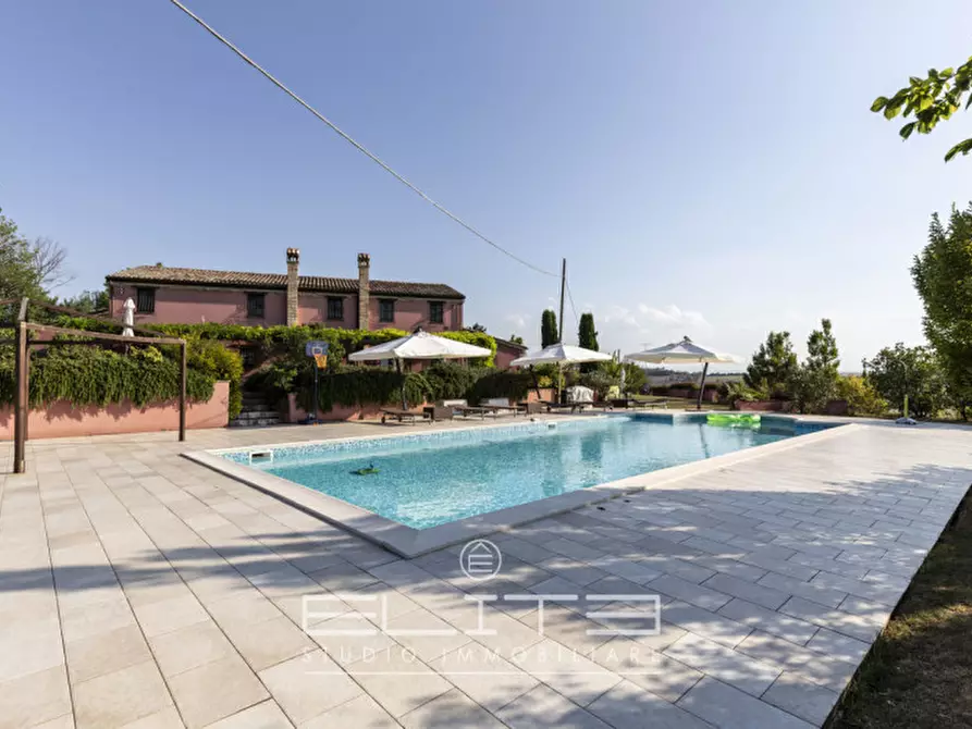 Immagine 42 di Villa in vendita  in via fabbrici e ville a Senigallia