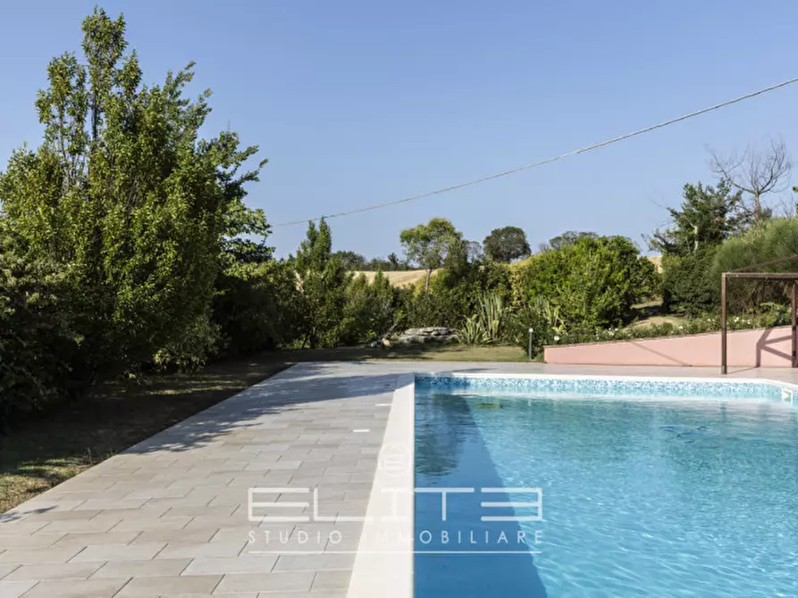 Immagine 43 di Villa in vendita  in via fabbrici e ville a Senigallia