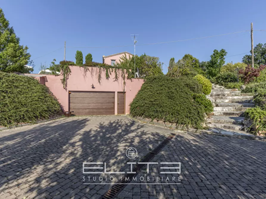 Immagine 46 di Villa in vendita  in via fabbrici e ville a Senigallia