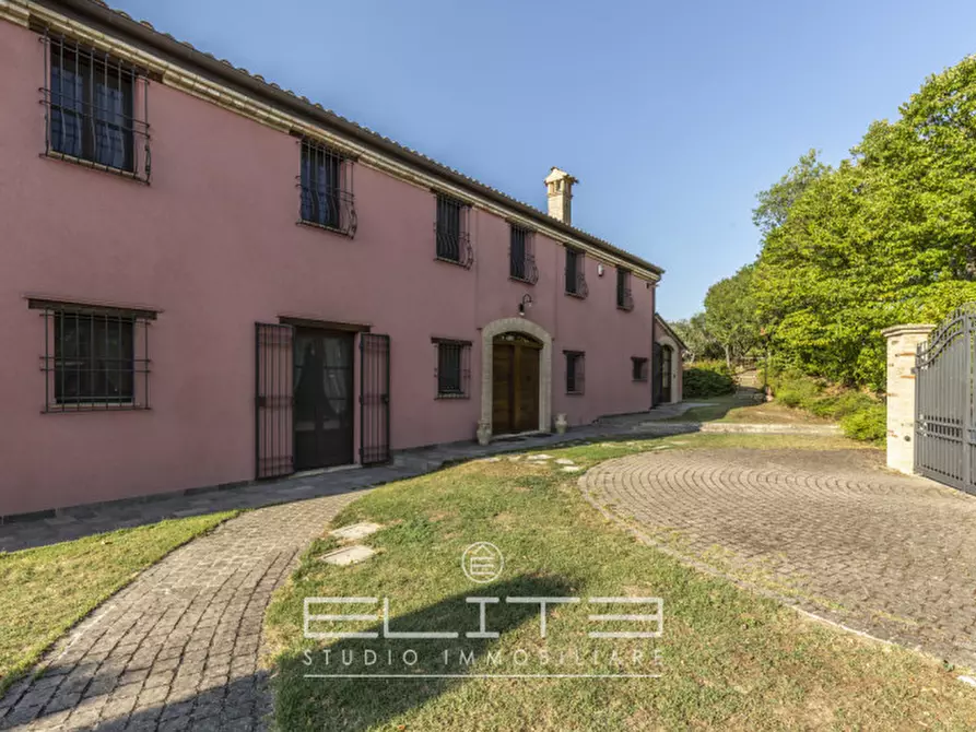 Immagine 47 di Villa in vendita  in via fabbrici e ville a Senigallia