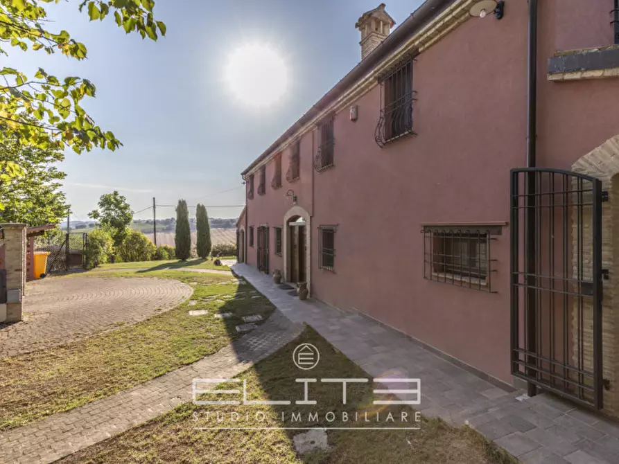 Immagine 49 di Villa in vendita  in via fabbrici e ville a Senigallia