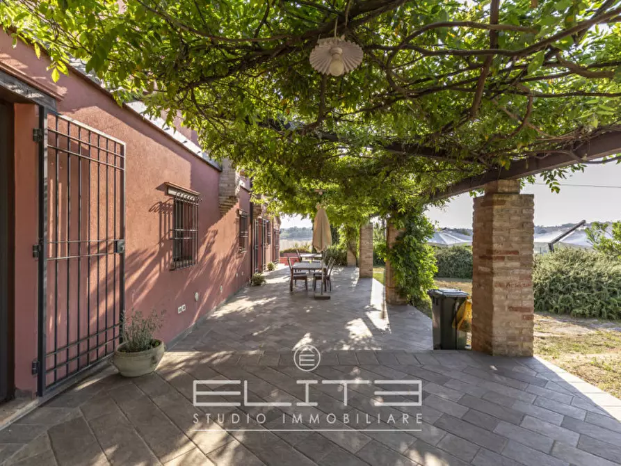 Immagine 50 di Villa in vendita  in via fabbrici e ville a Senigallia