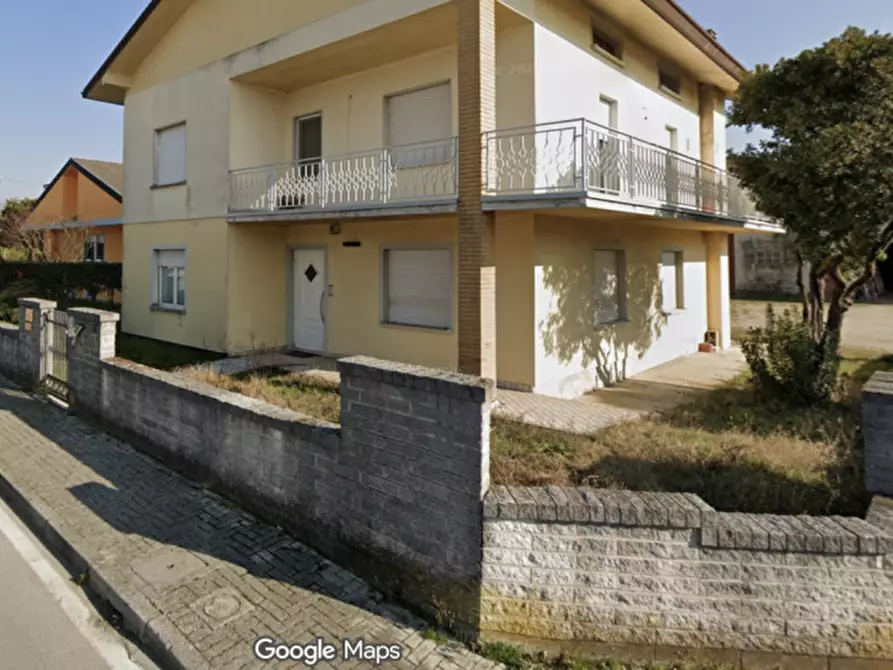 Immagine 2 di Casa bifamiliare in vendita  in Via delle Scuole, 16 a Lestizza