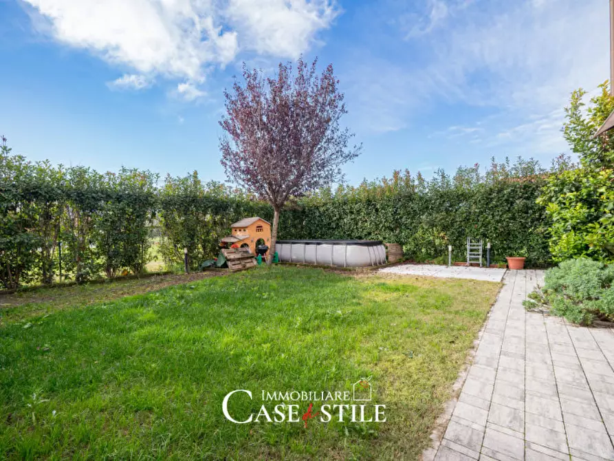 Immagine 1 di Appartamento in vendita  in Via Giuncaro a Sarzana