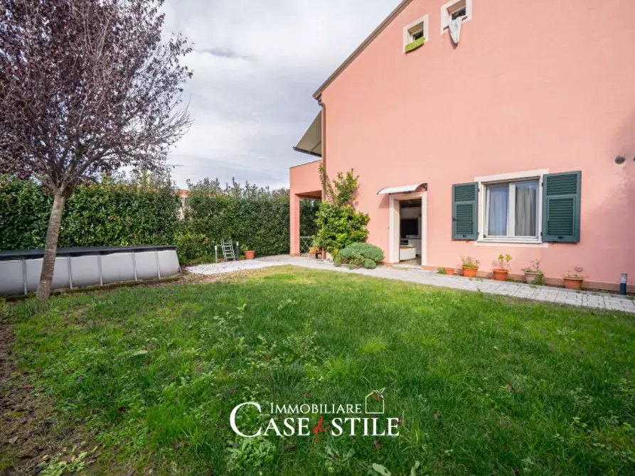 Immagine 20 di Appartamento in vendita  in Via Giuncaro a Sarzana