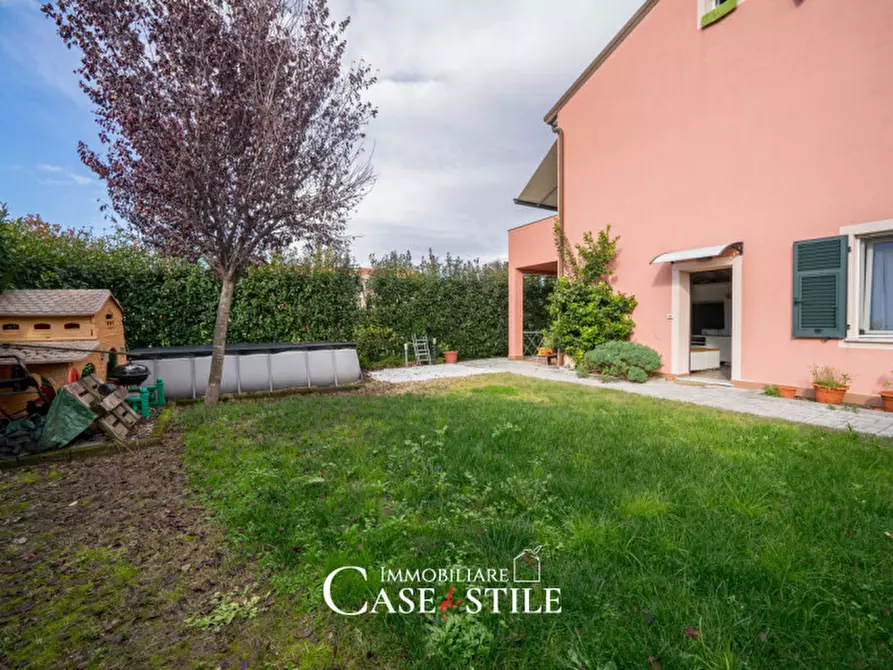 Immagine 21 di Appartamento in vendita  in Via Giuncaro a Sarzana