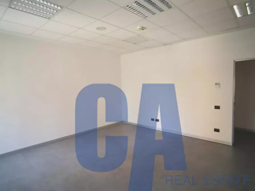 Immagine 20 di Ufficio in affitto  in PIAZZA MONTE TITANO a Milano