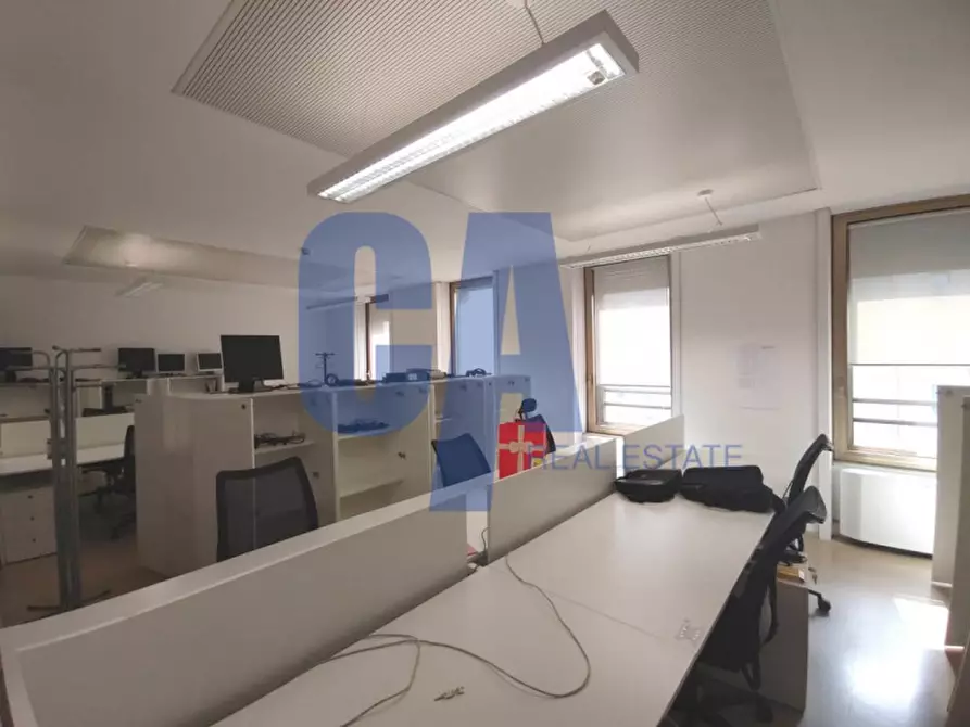 Immagine 1 di Ufficio in affitto  in PIAZZA MONTE TITANO a Milano