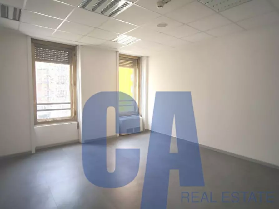 Immagine 17 di Ufficio in affitto  in PIAZZA MONTE TITANO a Milano