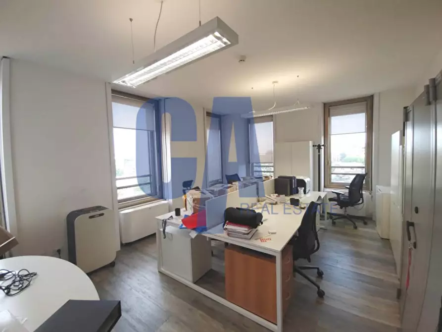 Immagine 14 di Ufficio in affitto  in PIAZZA MONTE TITANO a Milano